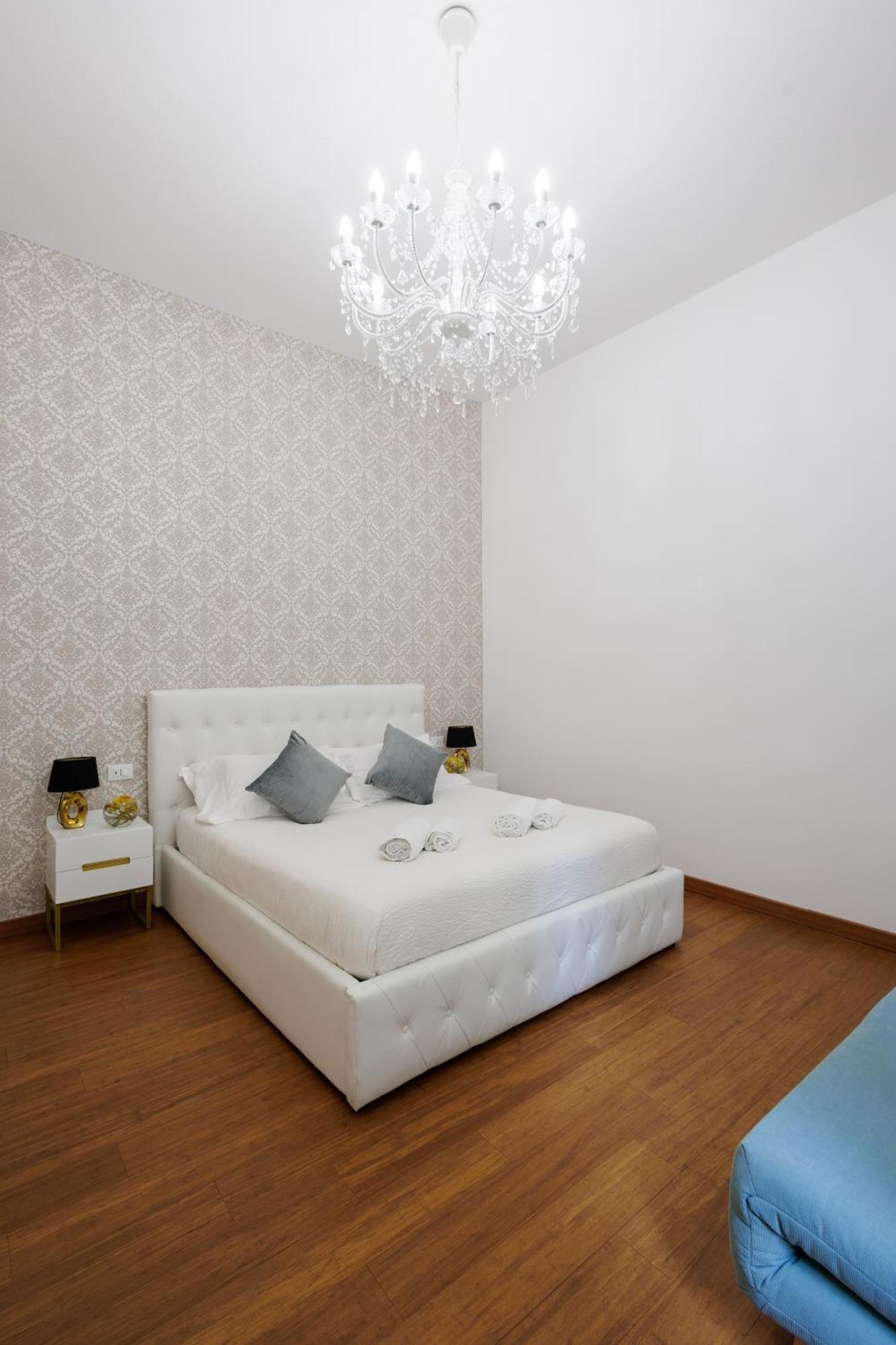 Genoa Lux Apartments With Parking Ngoại thất bức ảnh