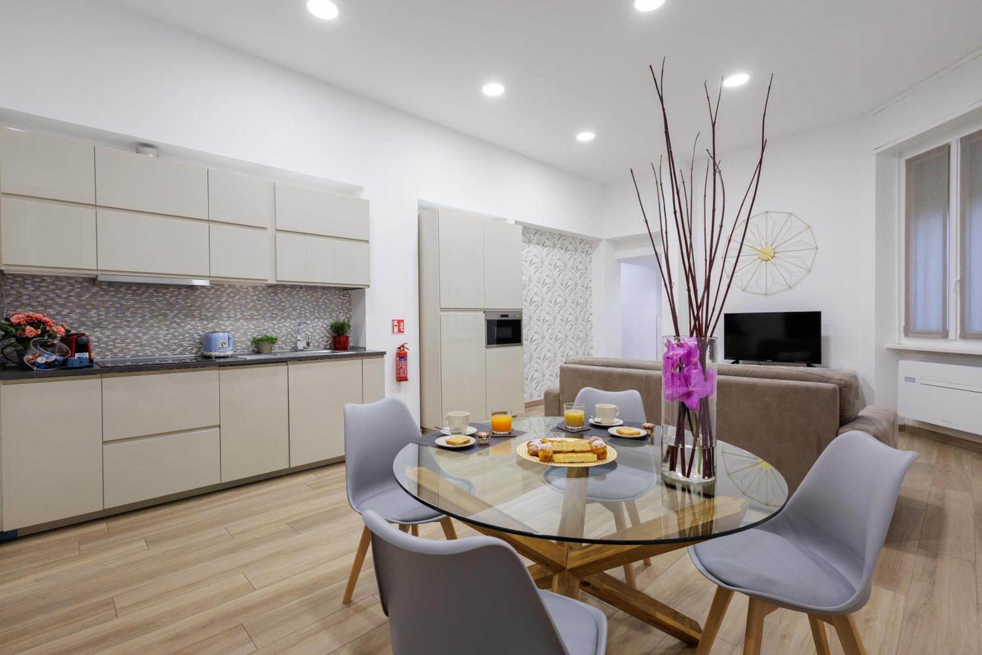Genoa Lux Apartments With Parking Ngoại thất bức ảnh